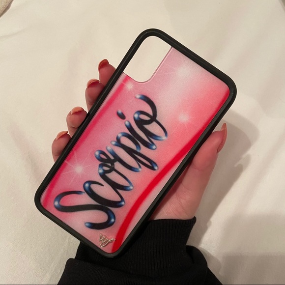 Cute af Scorpio🦂 X/XS case from Wildflower!
